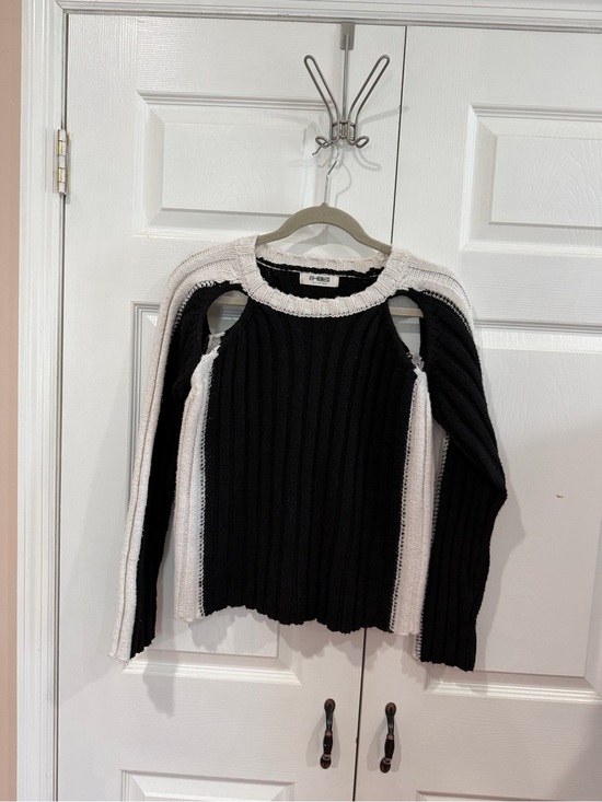 4Th + Reckless Sweaters - 4th + reckless Cutout Ribbed Crewneck Sweater in Black & Cream